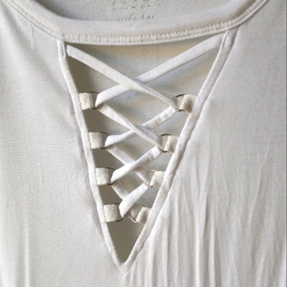 🌴New York & Company top🌴 - Picture 2 of 3